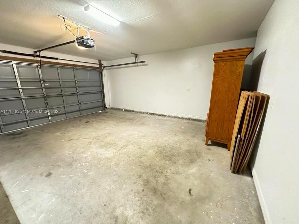 Recientemente alquilado: $2,400 (3 camas, 2 baños, 1463 Pies cuadrados)