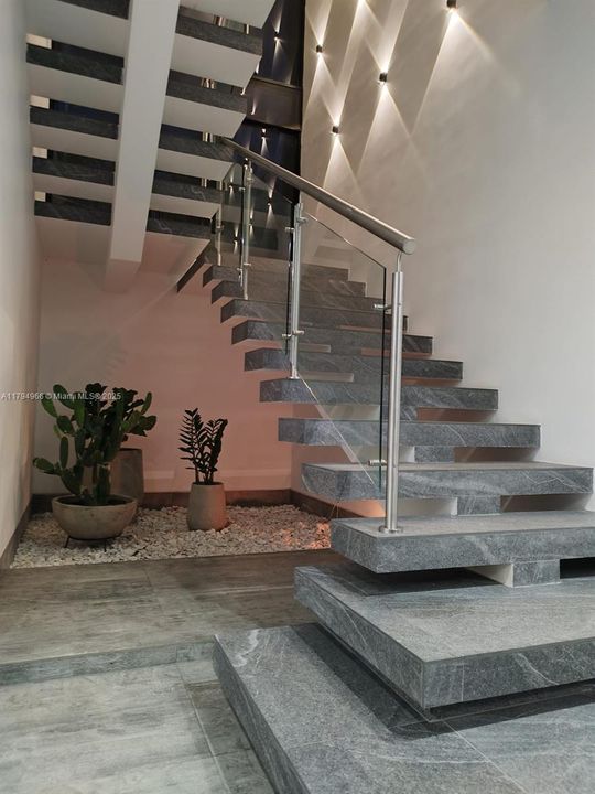 For Sale: $830,000 (5 beds, 6 baths, 6459 Square Feet)