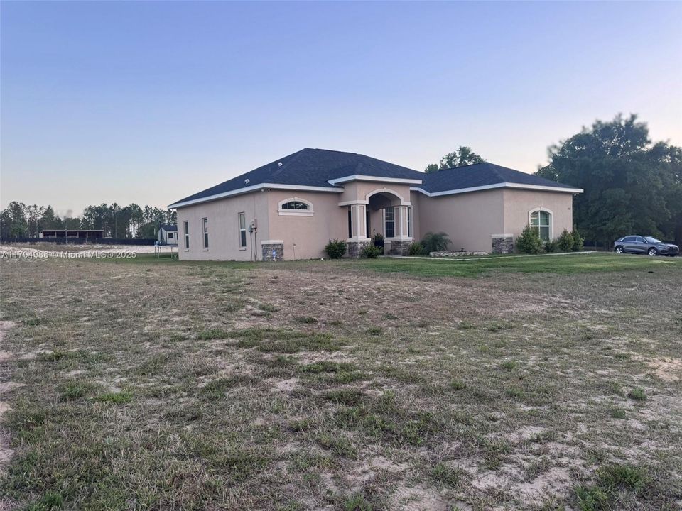 На продажу: $585,000 (3 спален, 2 ванн, 0 Квадратных фут)