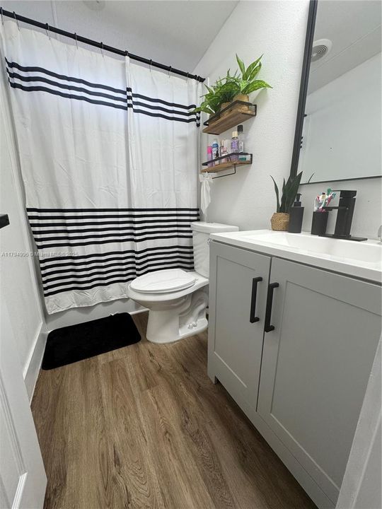 Vendido Recientemente: $240,000 (3 camas, 3 baños, 1620 Pies cuadrados)