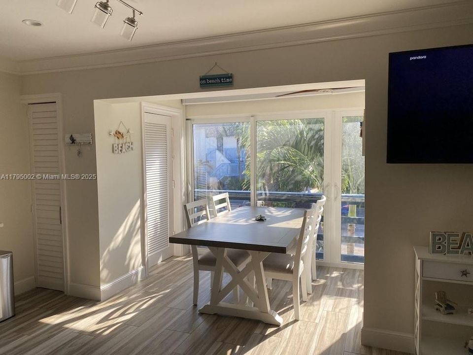 For Sale: $200,000 (1 beds, 1 baths, 540 Square Feet)