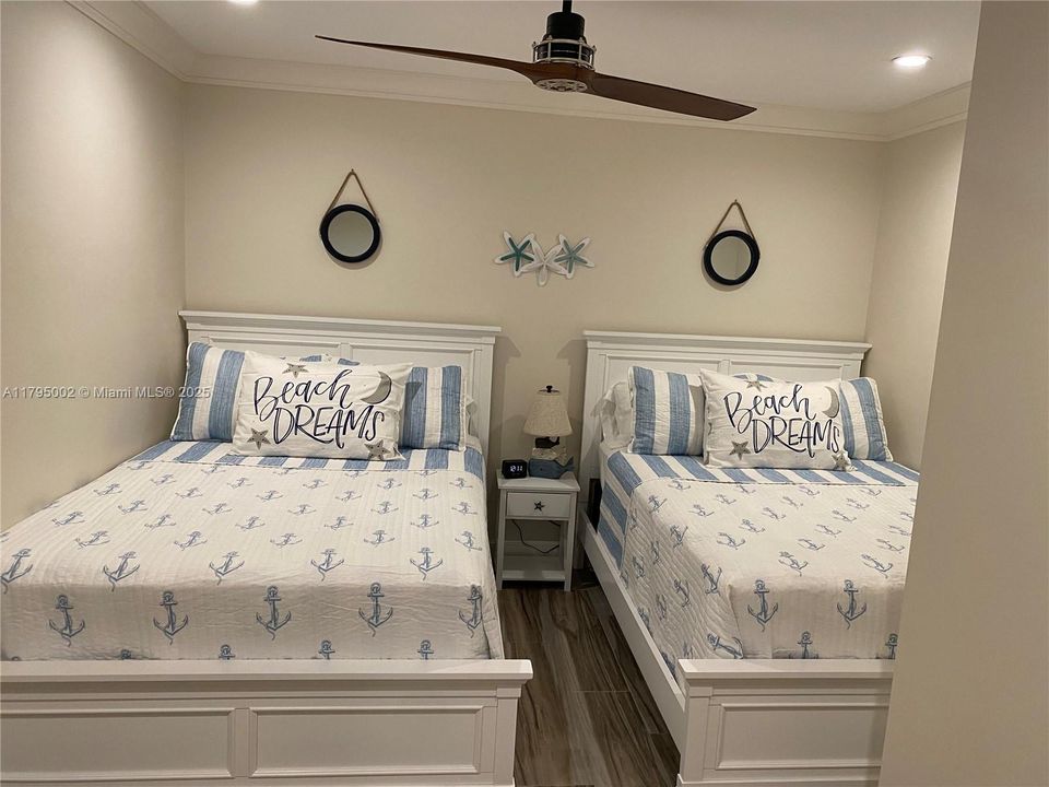 For Sale: $200,000 (1 beds, 1 baths, 540 Square Feet)