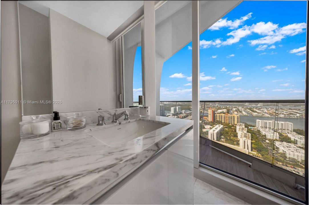 На продажу: $8,950,000 (5 спален, 6 ванн, 4127 Квадратных фут)