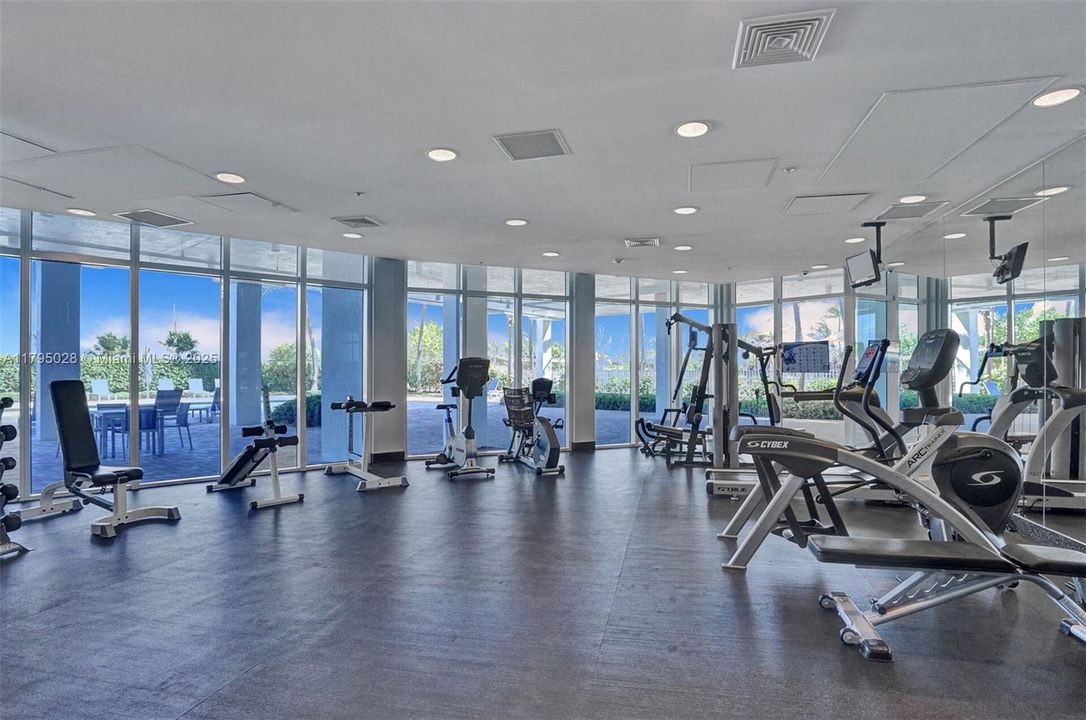 For Sale: $749,000 (1 beds, 1 baths, 667 Square Feet)