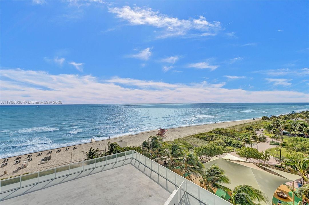 For Sale: $749,000 (1 beds, 1 baths, 667 Square Feet)