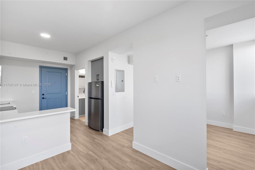 最近租的: $1,990 (1 贝兹, 1 浴室, 399 平方英尺)