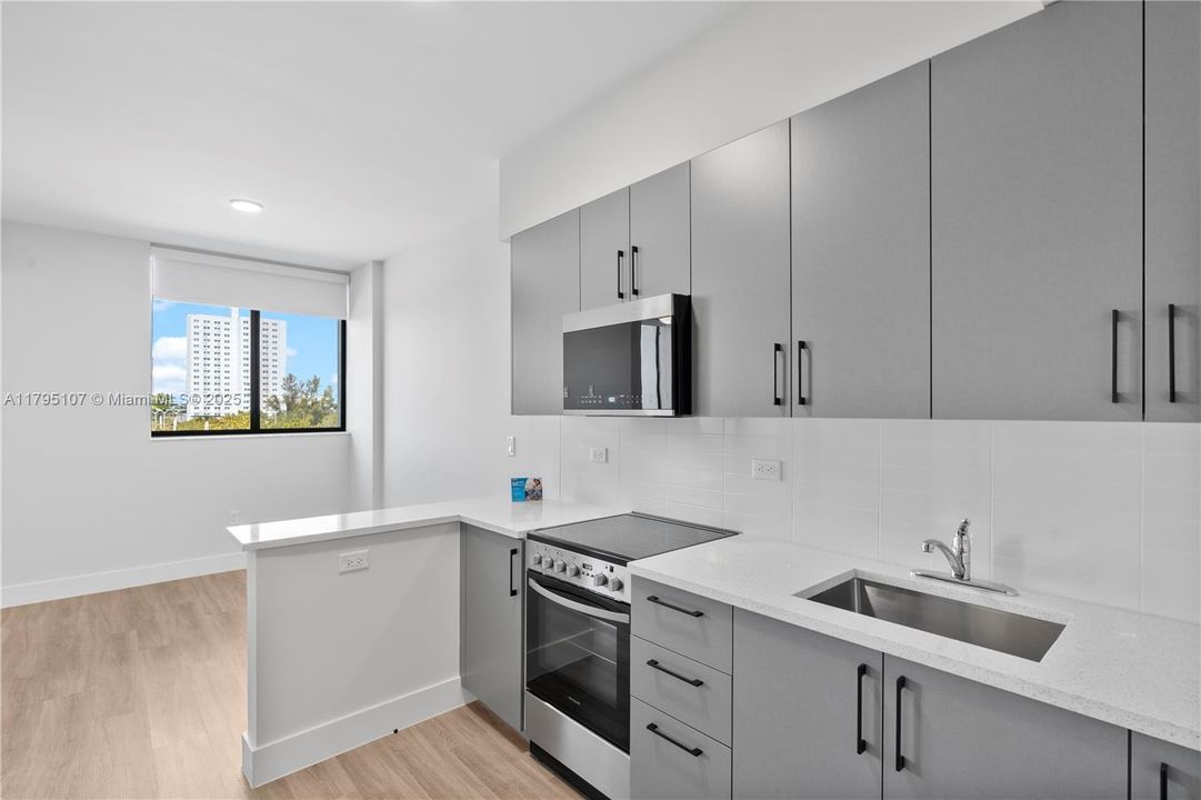 最近租的: $1,990 (1 贝兹, 1 浴室, 399 平方英尺)