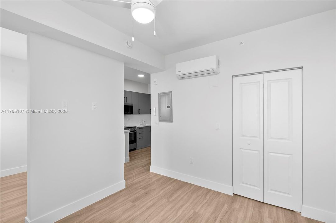 最近租的: $1,990 (1 贝兹, 1 浴室, 399 平方英尺)