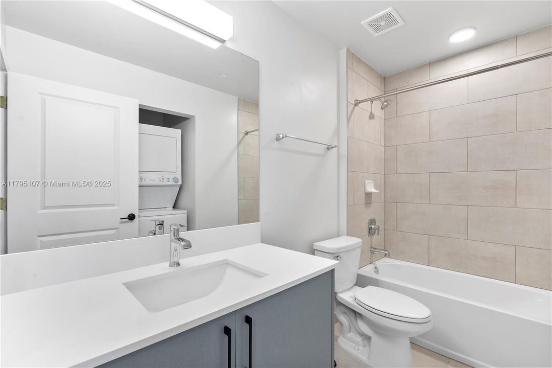 最近租的: $1,990 (1 贝兹, 1 浴室, 399 平方英尺)