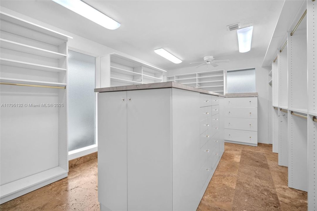 2nd dressing room in main wing