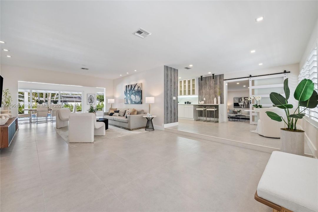 Recently Sold: $1,835,000 (5 beds, 3 baths, 3080 Square Feet)