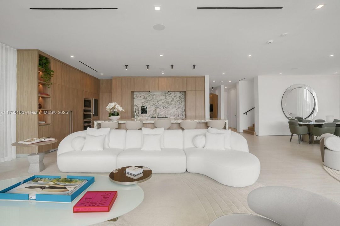 For Sale: $21,500,000 (5 beds, 4 baths, 5506 Square Feet)