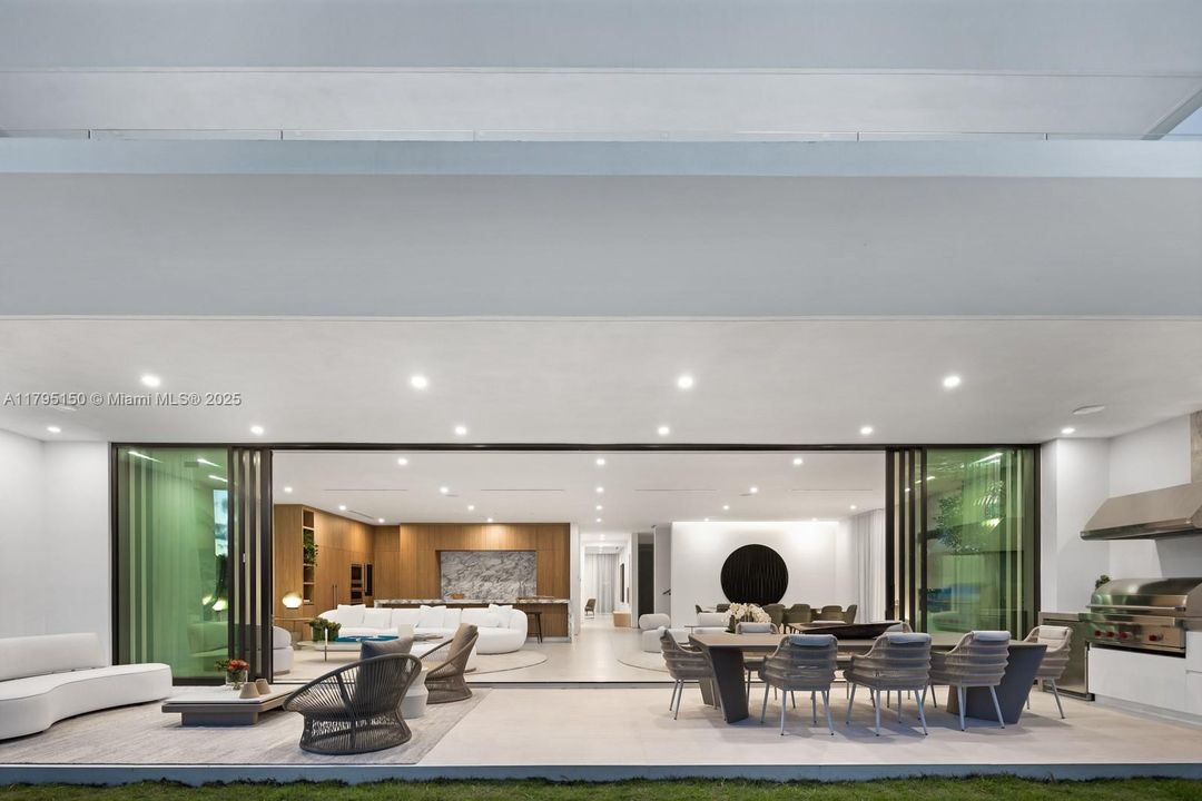 For Sale: $21,500,000 (5 beds, 4 baths, 5506 Square Feet)