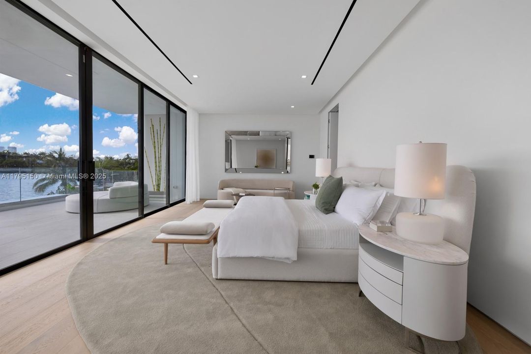 For Sale: $21,500,000 (5 beds, 4 baths, 5506 Square Feet)