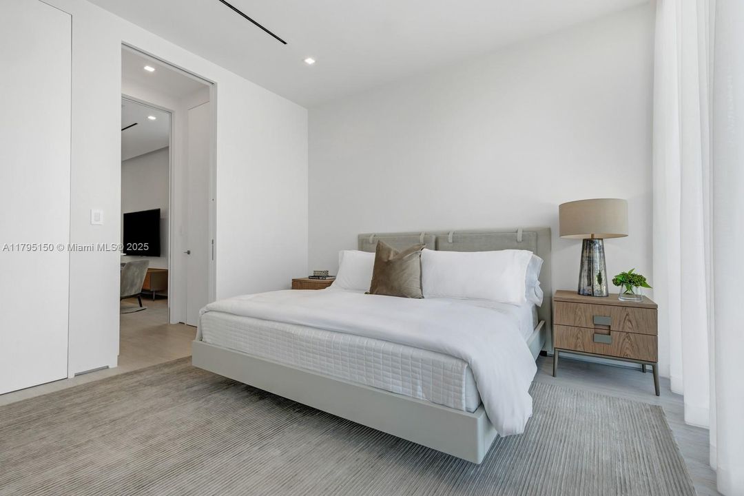 For Sale: $21,500,000 (5 beds, 4 baths, 5506 Square Feet)