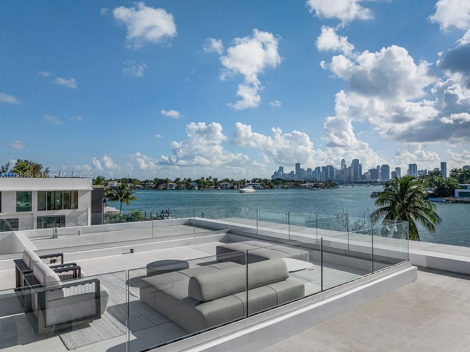 For Sale: $21,500,000 (5 beds, 4 baths, 5506 Square Feet)
