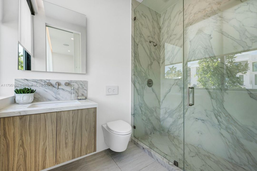 For Sale: $21,500,000 (5 beds, 4 baths, 5506 Square Feet)
