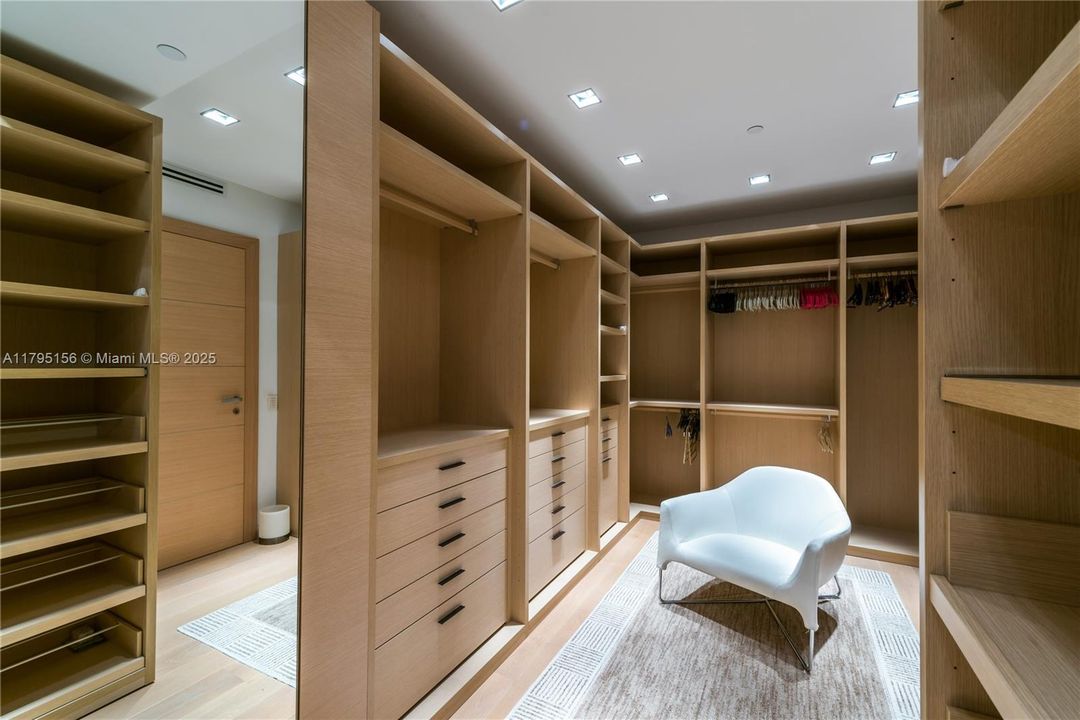 En Venta: $23,500,000 (5 camas, 5 baños, 7025 Pies cuadrados)