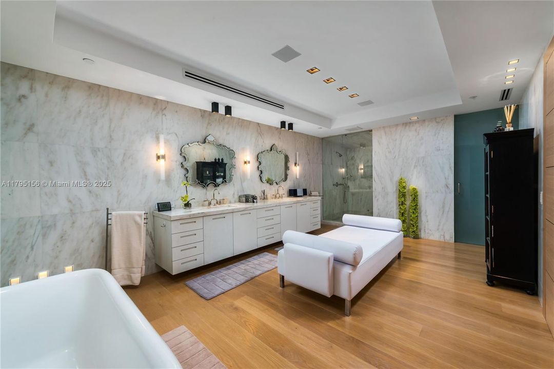 En Venta: $23,500,000 (5 camas, 5 baños, 7025 Pies cuadrados)