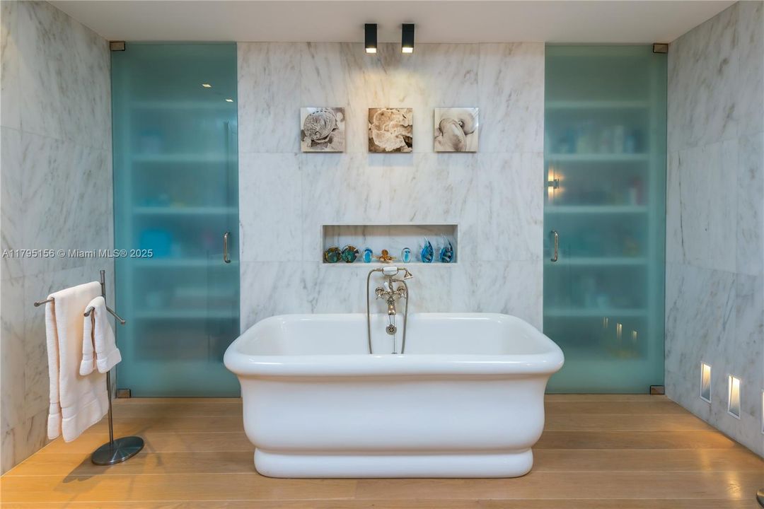 En Venta: $23,500,000 (5 camas, 5 baños, 7025 Pies cuadrados)