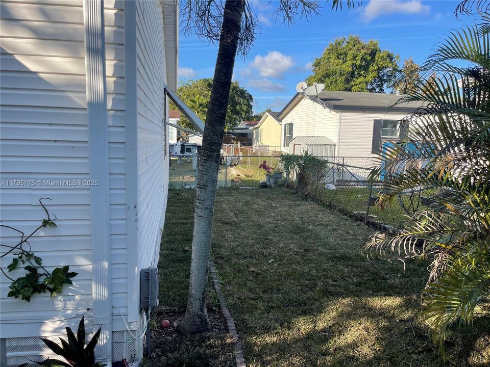 For Sale: $245,000 (3 beds, 2 baths, 1170 Square Feet)