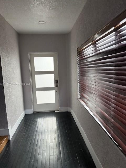 Activo con contrato: $295,000 (2 camas, 1 baños, 1100 Pies cuadrados)