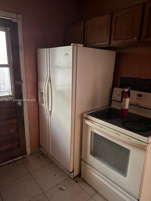 Activo con contrato: $295,000 (2 camas, 1 baños, 1100 Pies cuadrados)