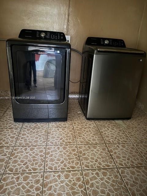 Activo con contrato: $295,000 (2 camas, 1 baños, 1100 Pies cuadrados)