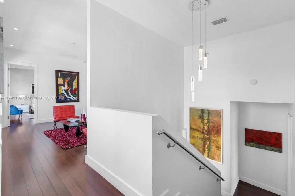 For Rent: $25,000 (6 beds, 6 baths, 3646 Square Feet)