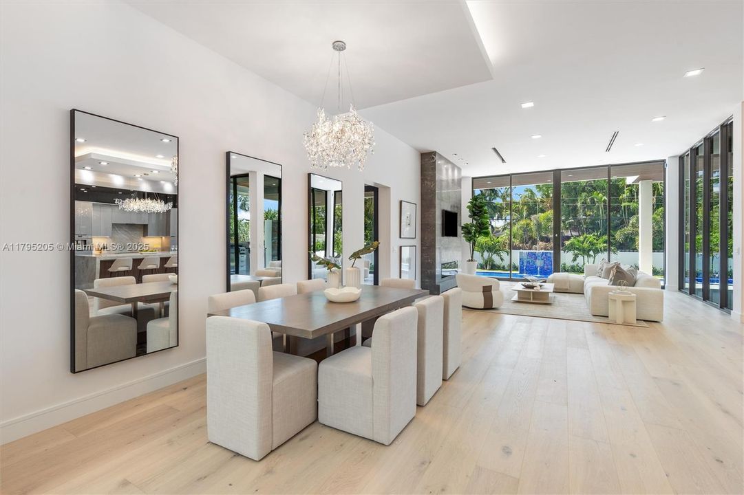 Recently Sold: $3,199,995 (5 beds, 5 baths, 4220 Square Feet)