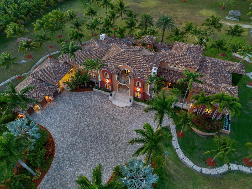 En Venta: $7,200,000 (6 camas, 7 baños, 11907 Pies cuadrados)