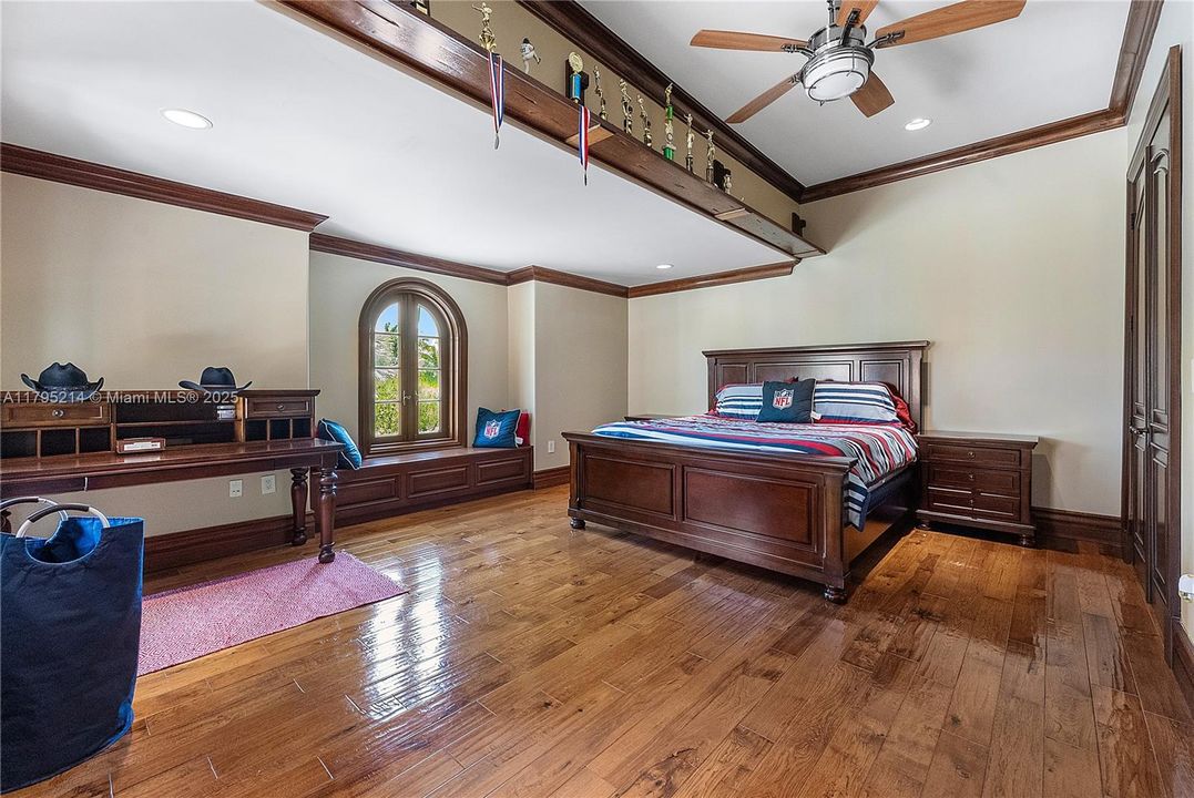 Guest Bedroom 3- Upper Level