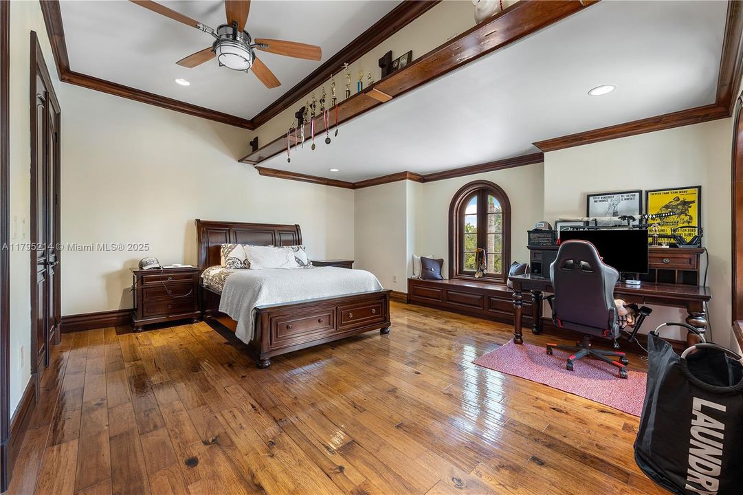 Guest Bedroom 2 - Upper Level