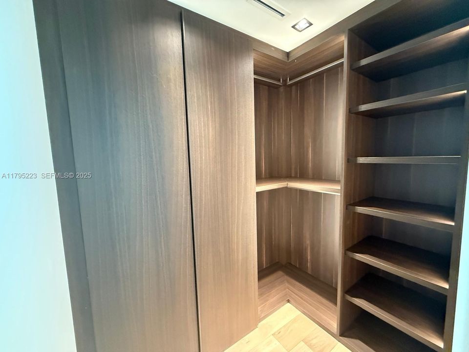 На продажу: $5,800,000 (5 спален, 6 ванн, 0 Квадратных фут)