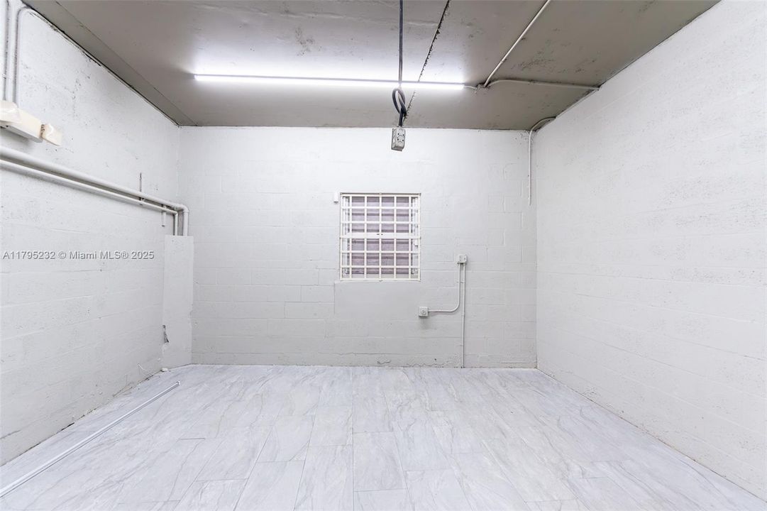 合同活跃: $3,300 (0 贝兹, 0 浴室, 0 平方英尺)