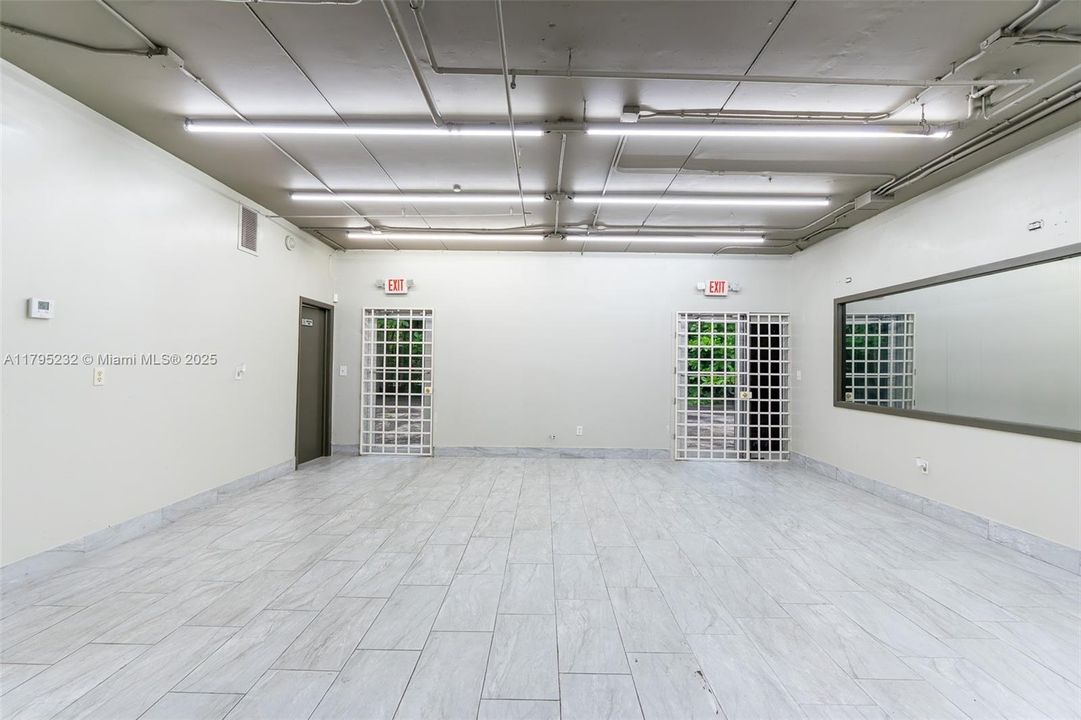 合同活跃: $3,300 (0 贝兹, 0 浴室, 0 平方英尺)