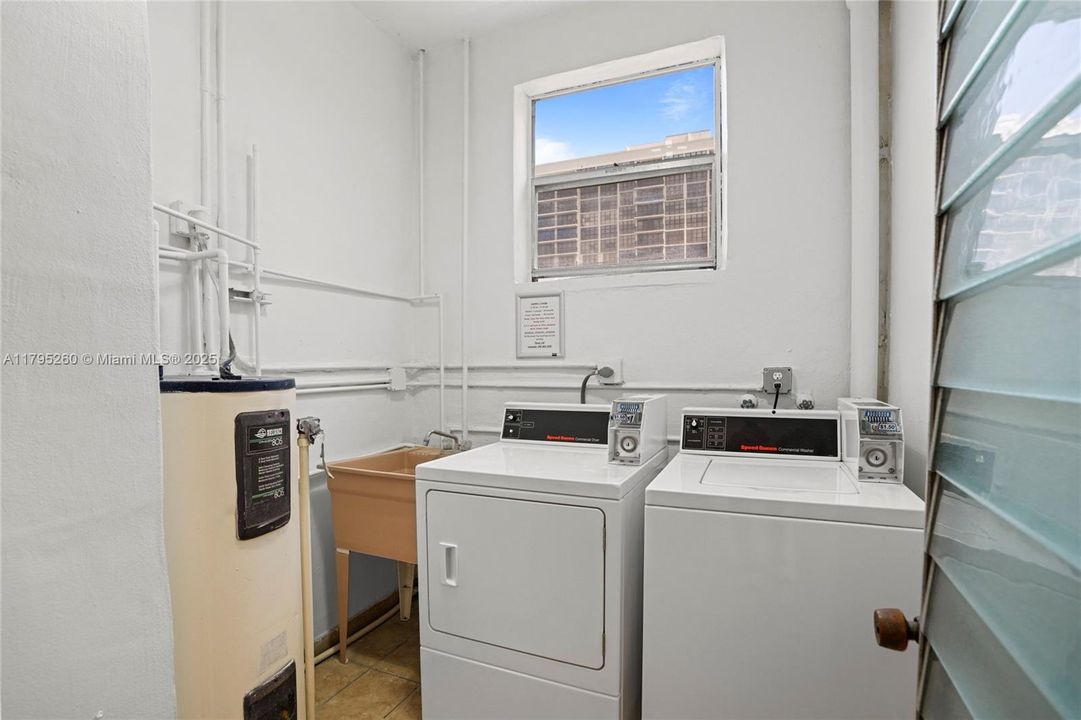 Recently Sold: $155,000 (1 beds, 1 baths, 753 Square Feet)