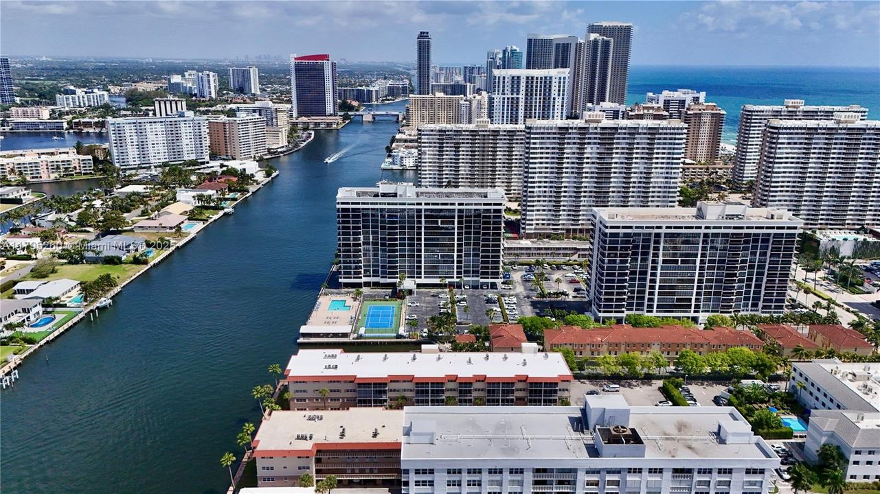 Recently Sold: $155,000 (1 beds, 1 baths, 753 Square Feet)