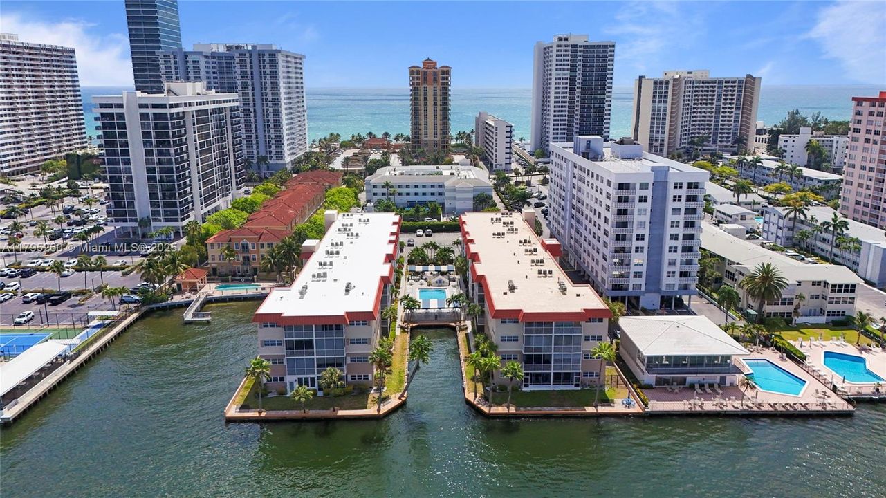 Recently Sold: $155,000 (1 beds, 1 baths, 753 Square Feet)