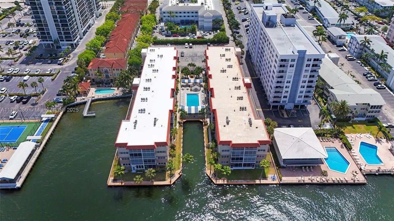 Recently Sold: $155,000 (1 beds, 1 baths, 753 Square Feet)