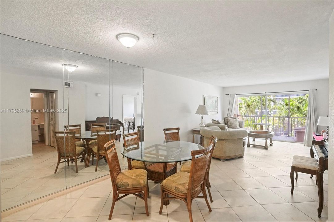 Recently Sold: $155,000 (1 beds, 1 baths, 753 Square Feet)