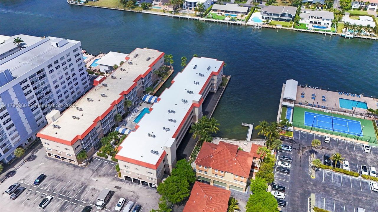 Recently Sold: $155,000 (1 beds, 1 baths, 753 Square Feet)