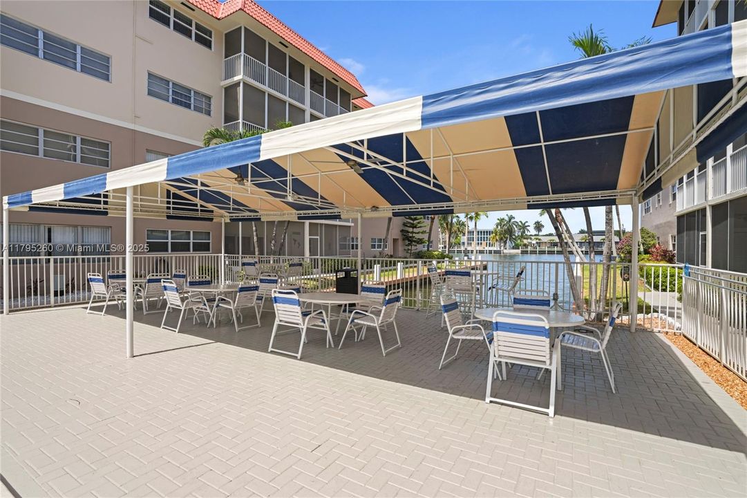 Recently Sold: $155,000 (1 beds, 1 baths, 753 Square Feet)