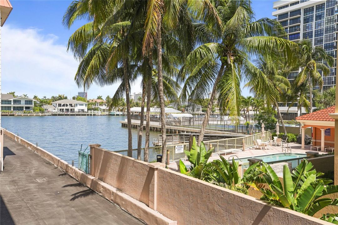 Recently Sold: $155,000 (1 beds, 1 baths, 753 Square Feet)