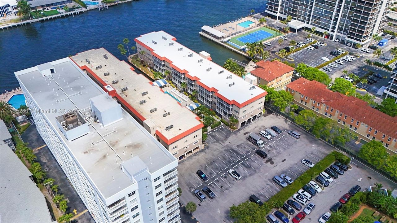 Recently Sold: $155,000 (1 beds, 1 baths, 753 Square Feet)