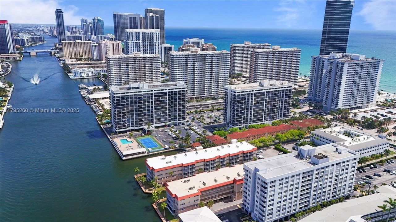 Recently Sold: $155,000 (1 beds, 1 baths, 753 Square Feet)