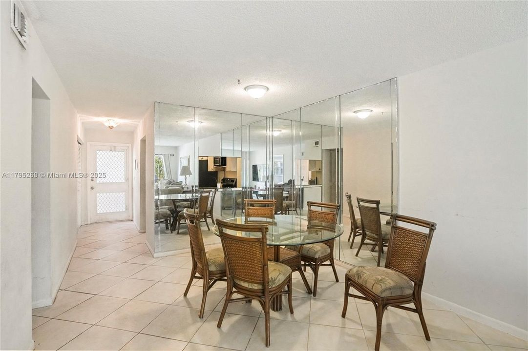 Recently Sold: $155,000 (1 beds, 1 baths, 753 Square Feet)