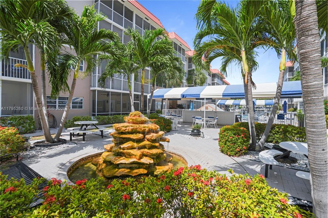 Recently Sold: $155,000 (1 beds, 1 baths, 753 Square Feet)