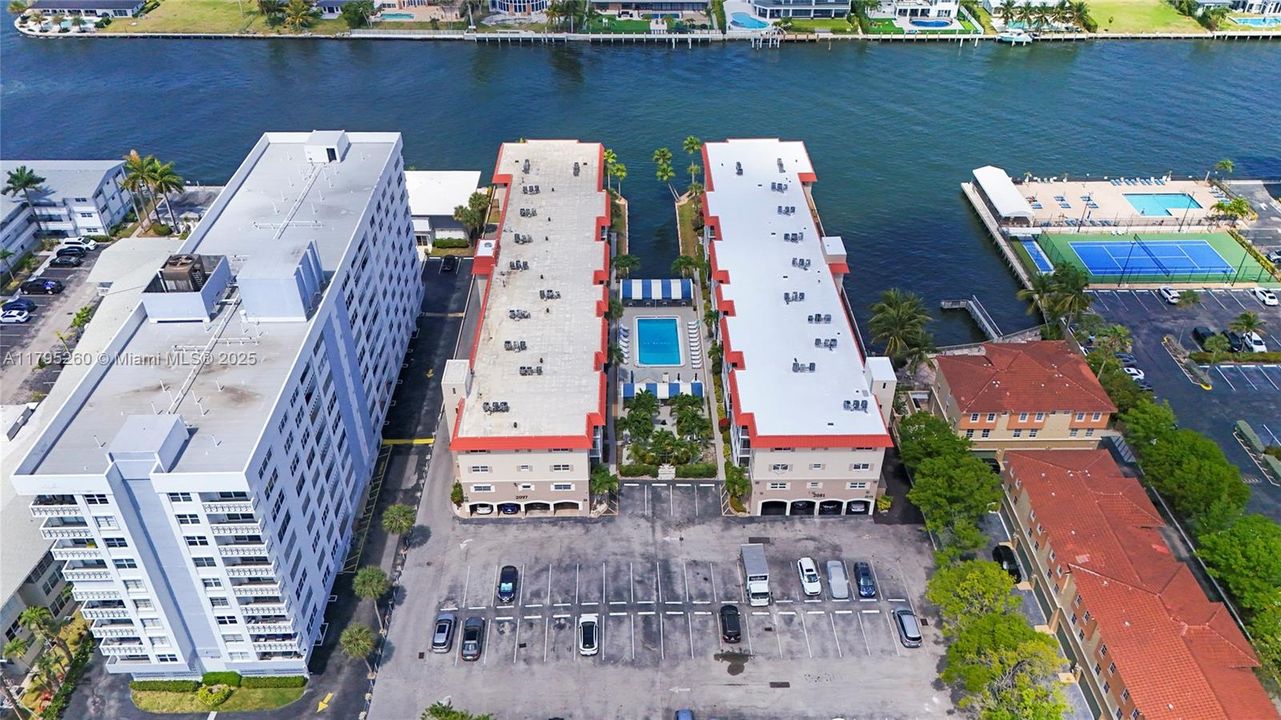 Recently Sold: $155,000 (1 beds, 1 baths, 753 Square Feet)