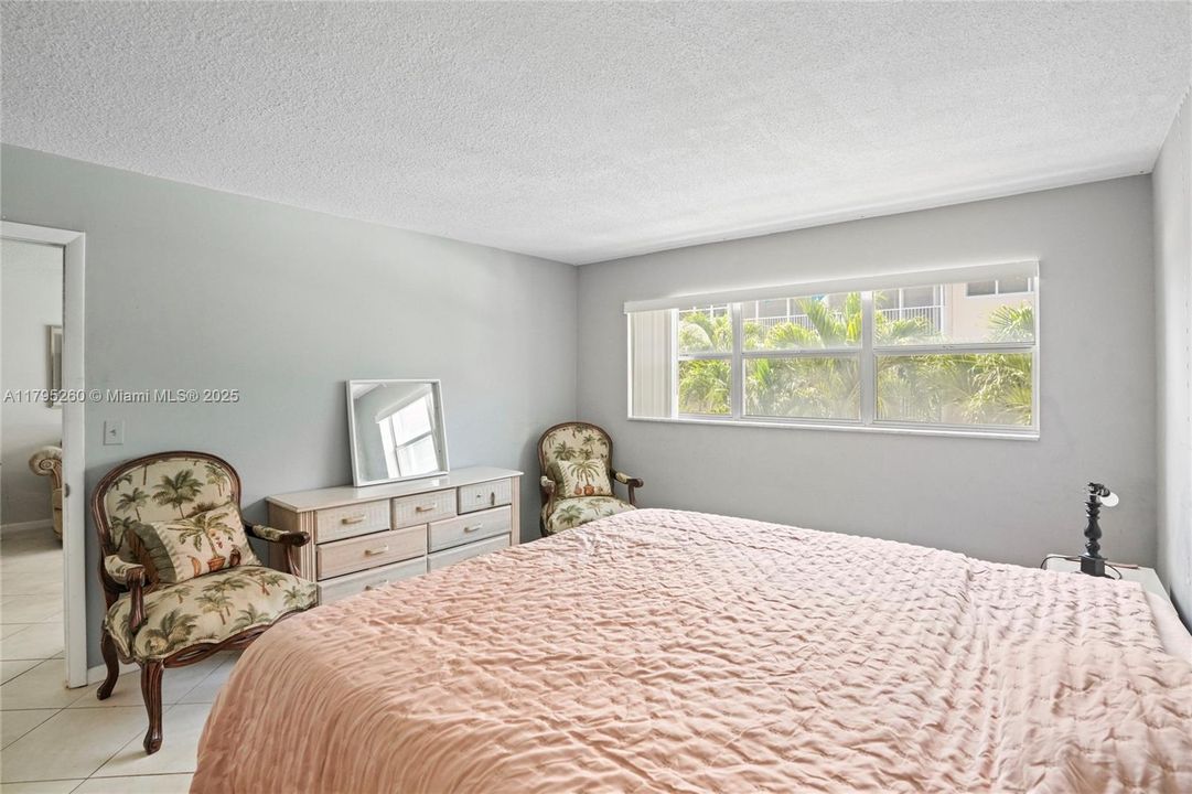 Recently Sold: $155,000 (1 beds, 1 baths, 753 Square Feet)